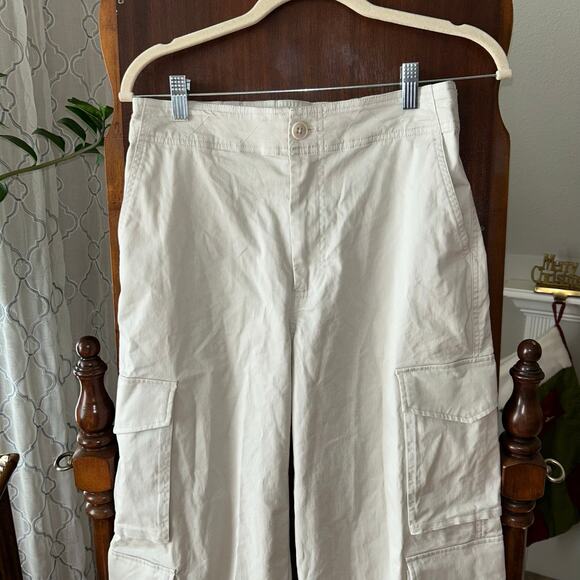ABERCROMBIE & FITCH Khaki Cargo Wide Leg Pants size 26 Tan Utility EUC - Picture 2 of 10